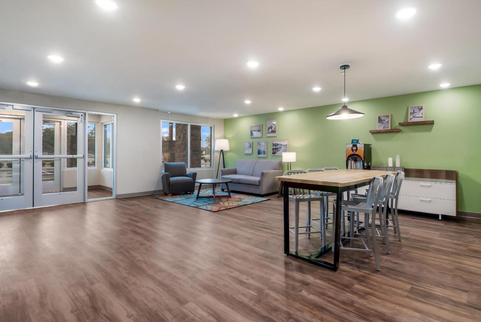 Woodspring Suites Tampa Airport North Veterans Expressway Exterior foto